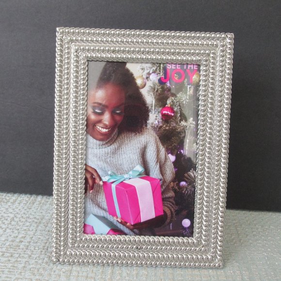 Concepts in Time For Picture Size 4" x 6" Silver Tone Metal Picture Frame - Picture 2 of 9